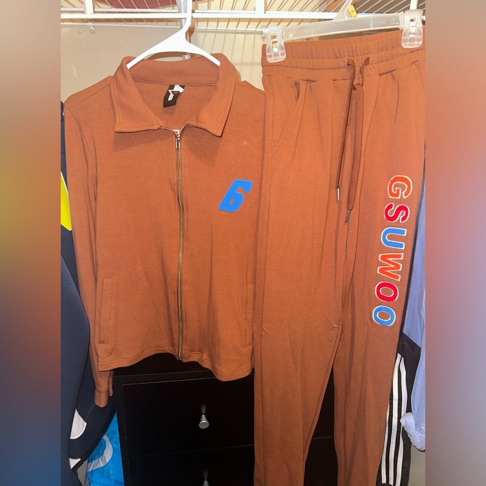 GSUWOO Tracksuit